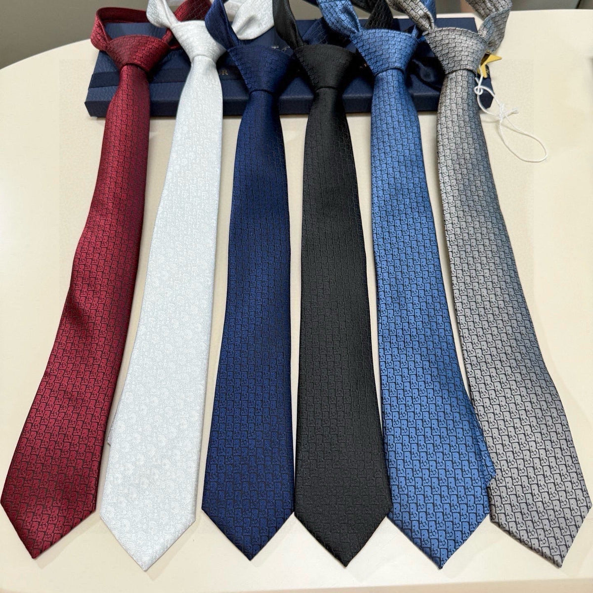 Dior Style Men's Textured Silk Tie