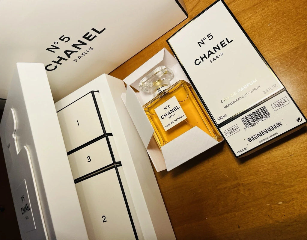 CHANEL N°5 Eau de Parfum 100ml Exclusive Gift Set