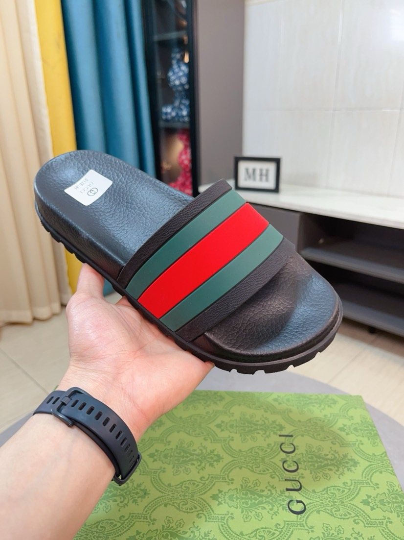 Gucci Men's Green and Red Stripe Slide Sandals